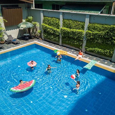 Tropicana Suites Манила Экстерьер фото