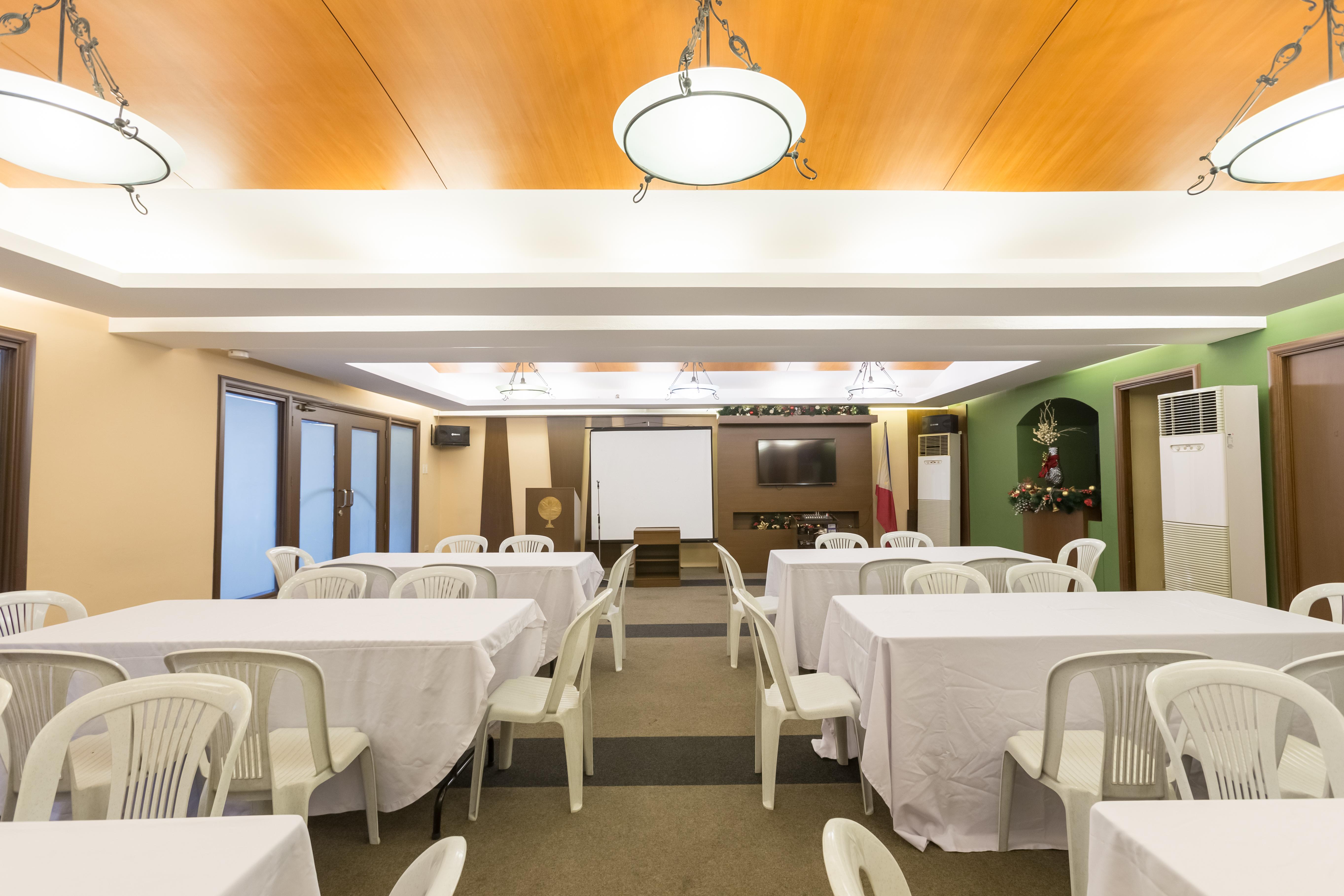 Tropicana Suites Манила Экстерьер фото