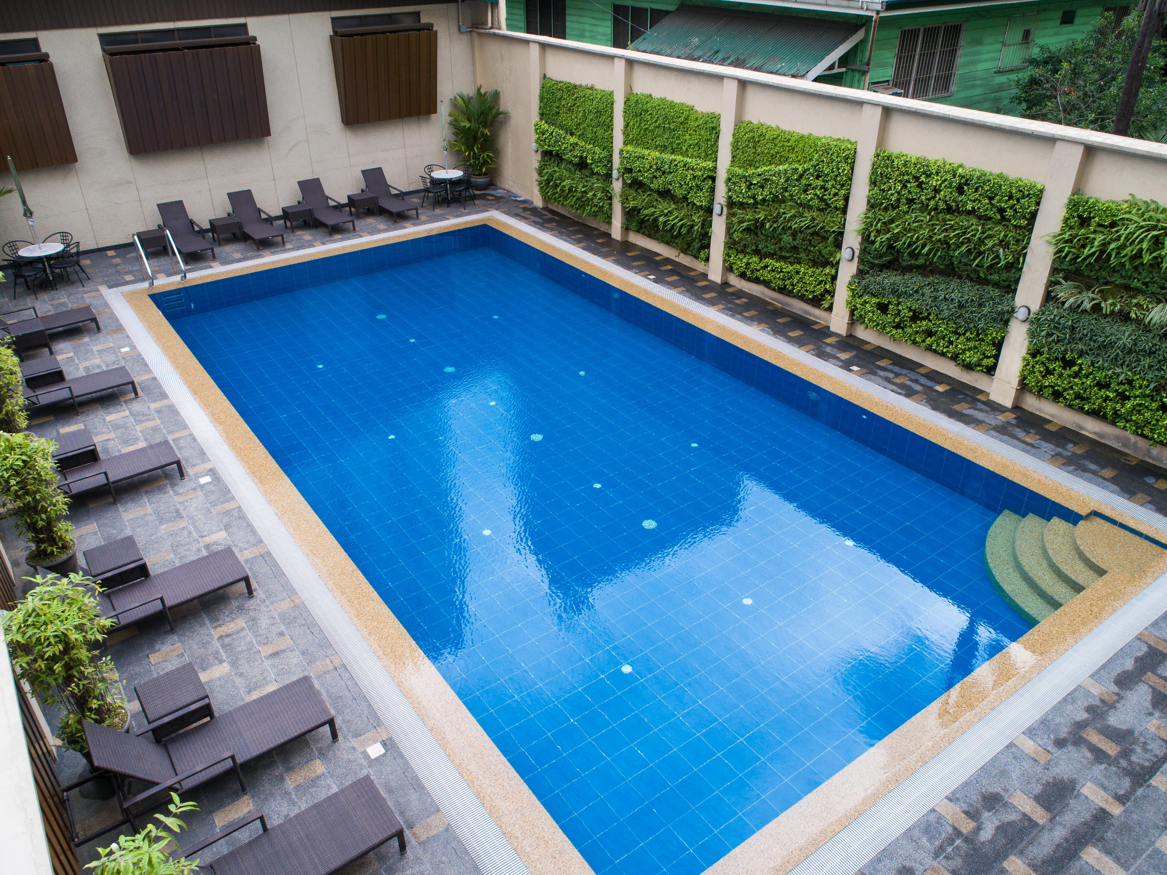 Tropicana Suites Манила Экстерьер фото