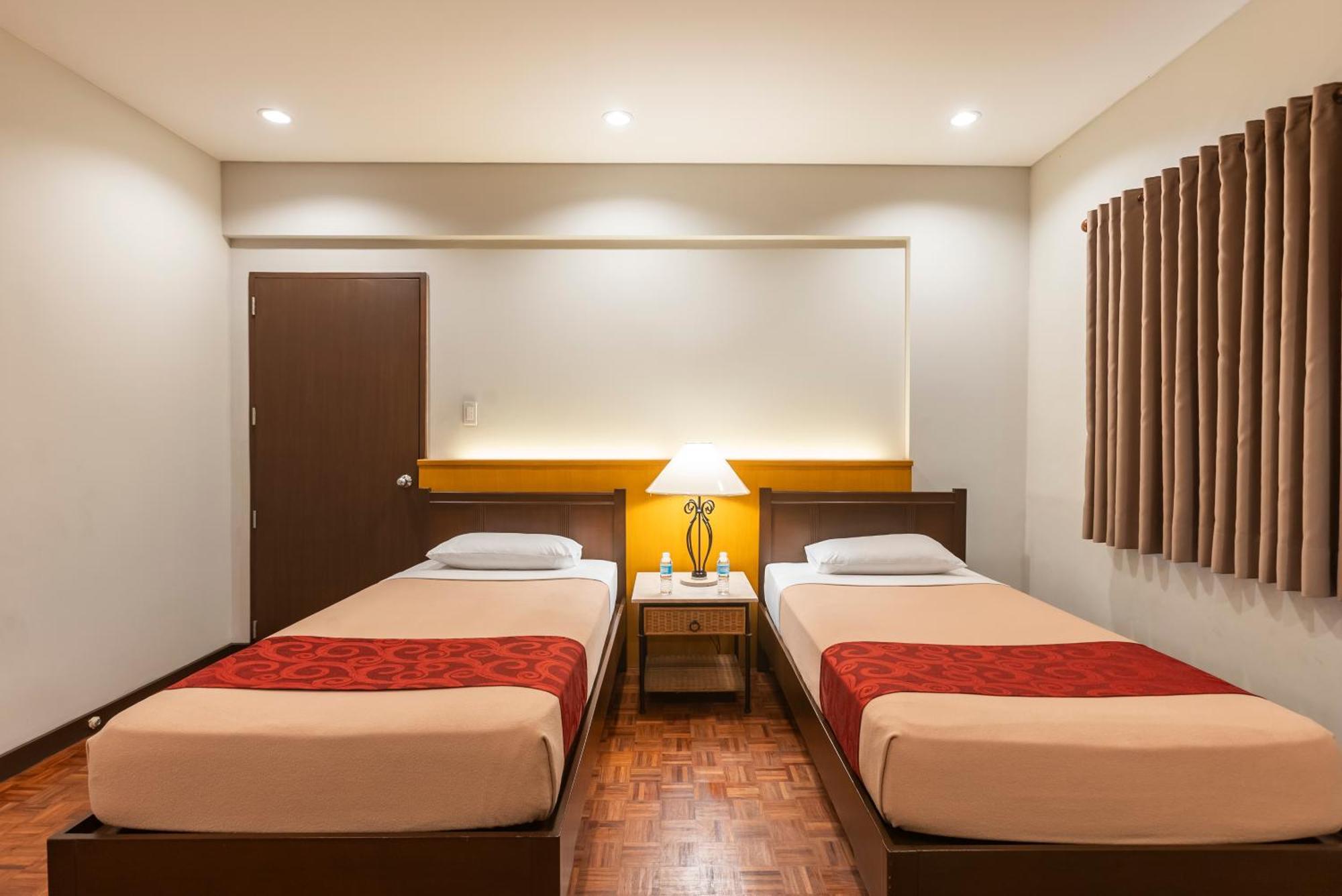 Tropicana Suites Манила Номер фото
