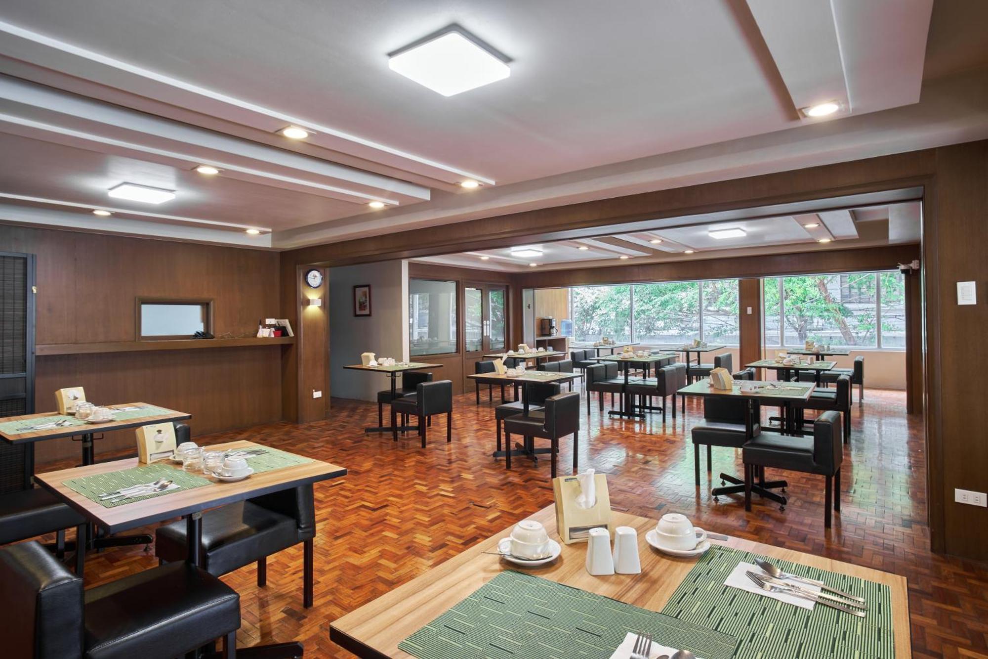 Tropicana Suites Манила Экстерьер фото