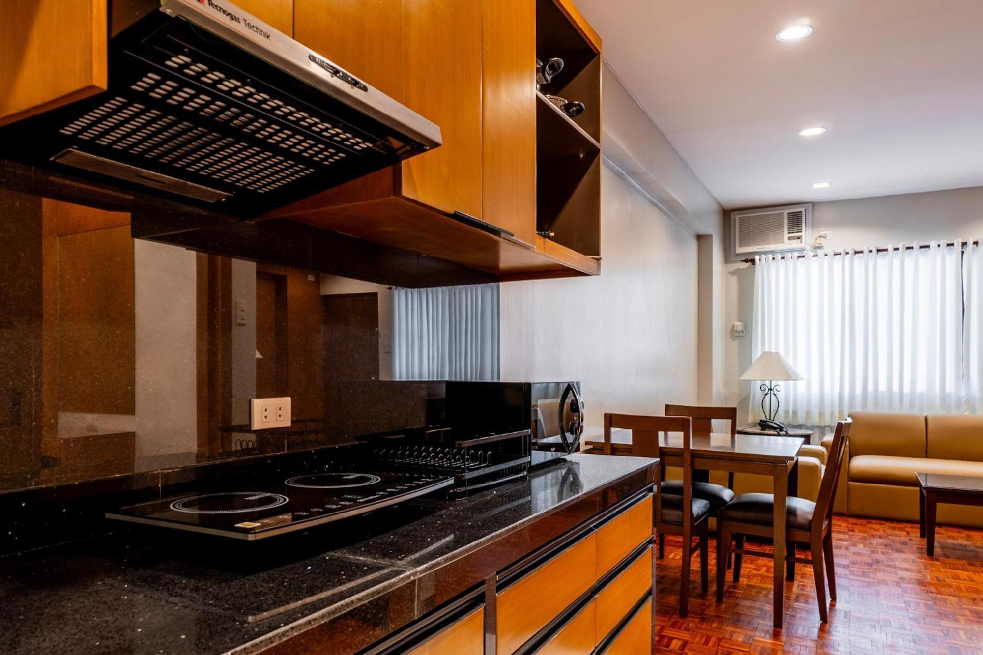 Tropicana Suites Манила Экстерьер фото