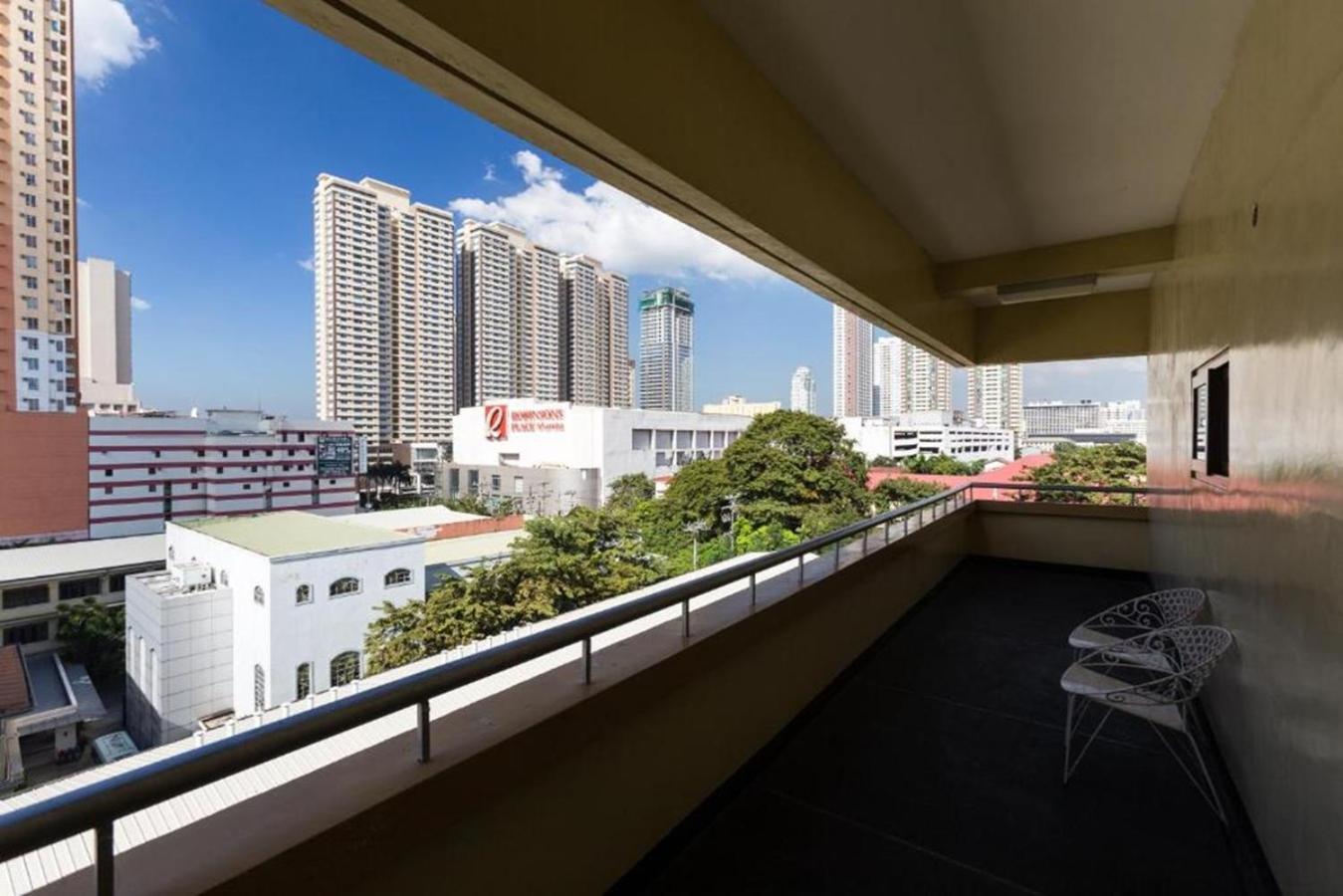 Tropicana Suites Манила Экстерьер фото
