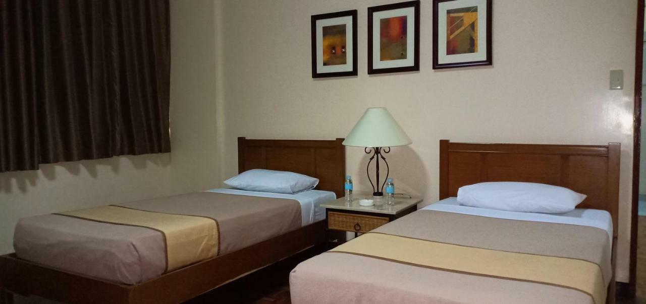 Tropicana Suites Манила Экстерьер фото