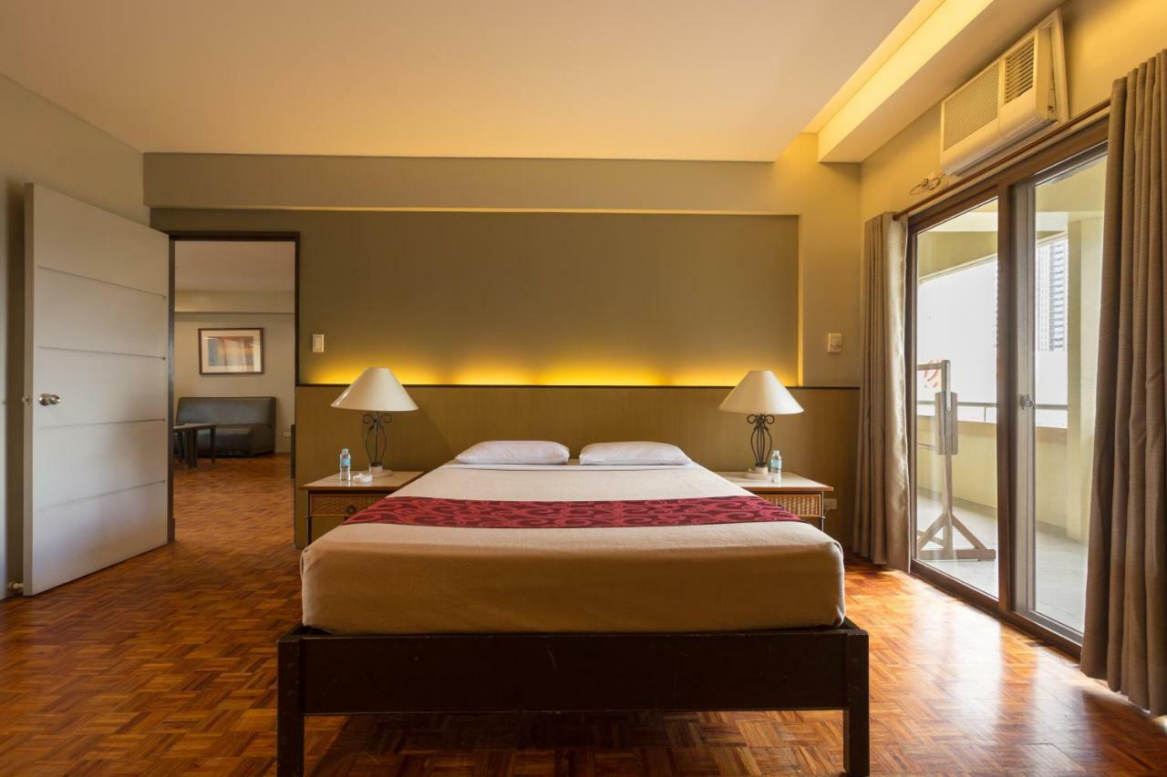 Tropicana Suites Манила Экстерьер фото