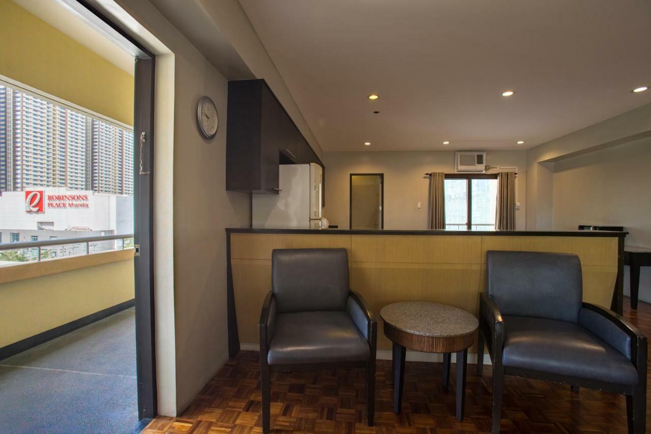Tropicana Suites Манила Экстерьер фото